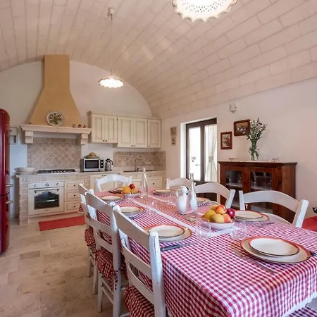 Holiday home Trulli Oasi Fiorita - Exclusive Apulian Holidays Castellana Grotte