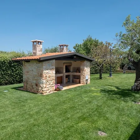 Holiday home Trulli Oasi Fiorita - Exclusive Apulian Holidays