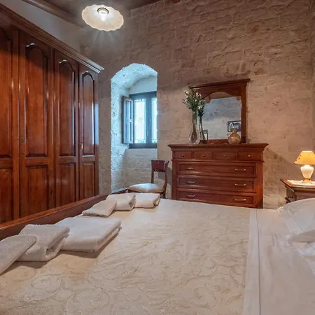 Holiday home Trulli Oasi Fiorita - Exclusive Apulian Holidays Castellana Grotte