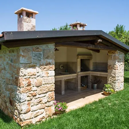 Holiday home Trulli Oasi Fiorita - Exclusive Apulian Holidays Castellana Grotte
