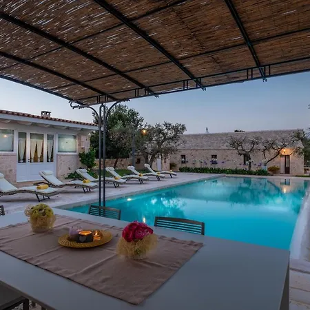 Holiday home Trulli Oasi Fiorita - Exclusive Apulian Holidays Castellana Grotte